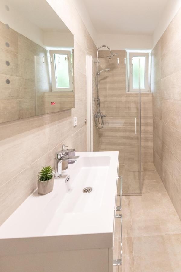 Luxury Rooms With Balcony Zadar Exterior photo